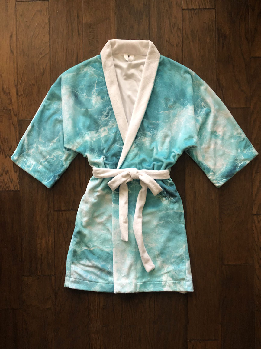 Sample - Shorty Tranquil Waters Robe - S